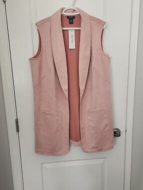 New York Sleeveless Suede-Look Vest in Blush/ Light Pink